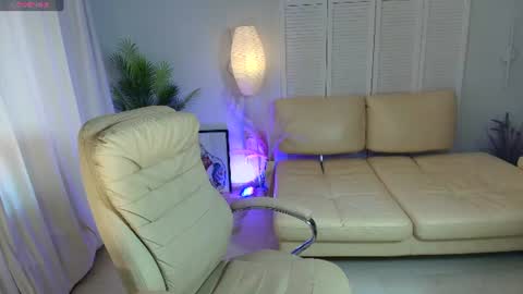 dani_kittys online show from June 25, 8:51 am
