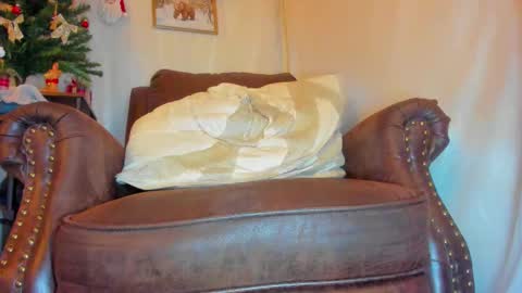 danidollxxx online show from December 23, 3:32 am