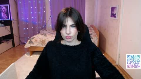 Daniela Cooper online show from April 4, 1:10 pm