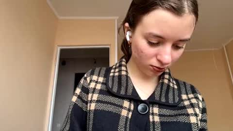 Mia online show from November 1, 7:56 am