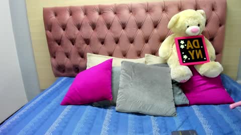 Snapshot of daniibelluci chatting on February 7, 4:59 am DaniiBelluci online show from February 7, 4:59 am