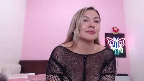 Snapshot of danika_bellaa chatting on March 5, 2:14 am K A R O L online show from March 5, 2:14 am