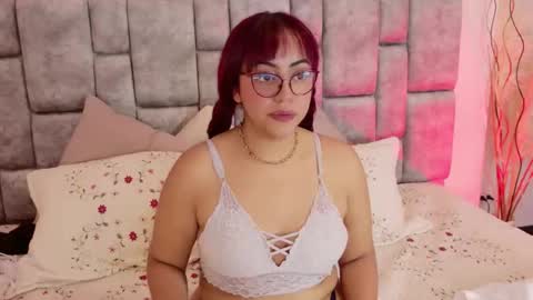 daninianderson online show from December 19, 5:10 am