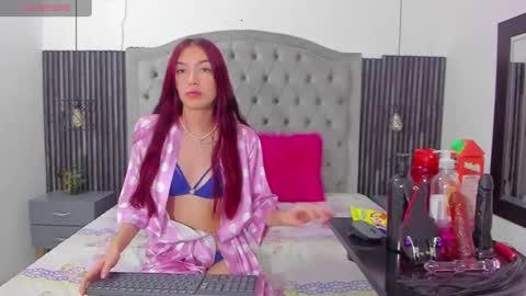 Snapshot of danna_flame chatting on December 11, 10:03 am Danna Flame online show from December 11, 10:03 am