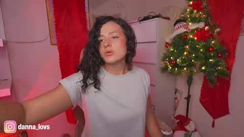 Danna Lovs online show from December 4, 7:14 pm