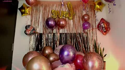 Danna Wells online show from December 13, 10:05 pm