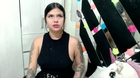 daphne877046 online show from October 23, 3:51 pm