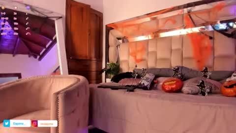 Daphne online show from October 31, 3:38 pm