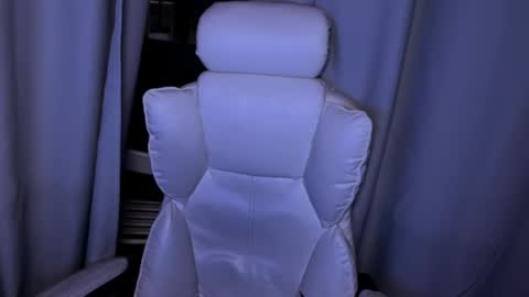 darina_wilsons online show from March 1, 7:35 pm