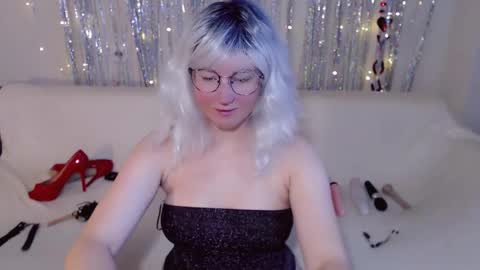 Kelly online show from November 8, 6:18 am