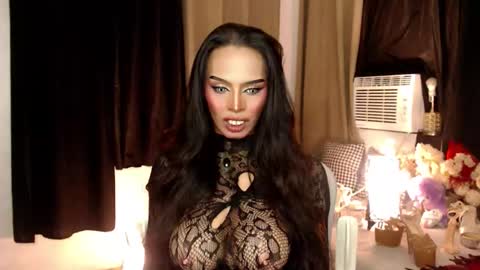 Snapshot of darksoul_mistress chatting on October 23, 1:17 pm HAPPY BIRTHDAY MISTRESS MADRIANA online show from October 23, 1:17 pm