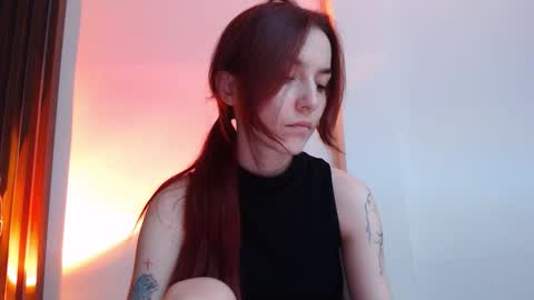 Snapshot of dead_girll chatting on October 2, 12:48 am freak online show from October 2, 12:48 am
