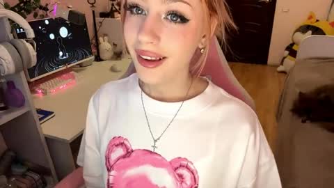 Maggie online show from April 28, 1:03 am