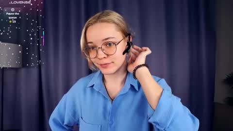 Charlie 18yo online show from October 26, 5:25 am