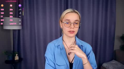 Charlie 18yo online show from December 5, 6:13 am