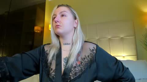 Debbie Mon Tue Fri Sun Sat GMT 3 1000am - 0400pm  online show from October 15, 5:37 pm