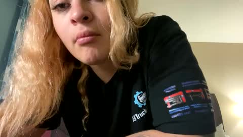 Camila Palacios online show from March 10, 6:27 am