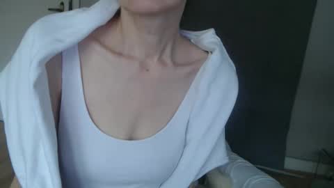 KamiDevi online show from October 13, 3:04 pm