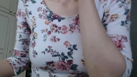 KamiDevi online show from October 3, 2:55 pm