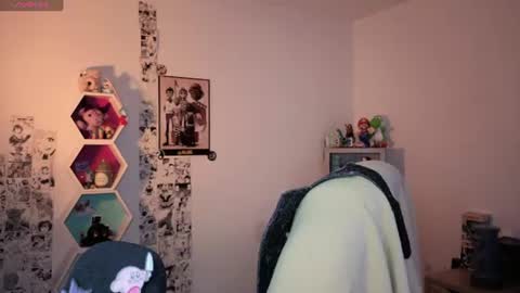 Stephanie.e  online show from July 15, 3:22 am