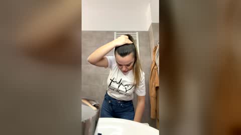 deliadelicious online show from April 13, 12:50 pm