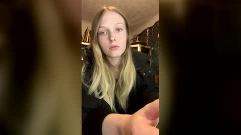 deliciousgi69 online show from December 16, 7:20 pm