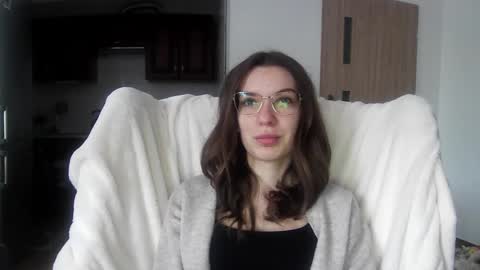 Snapshot of delightaurora chatting on February 12, 7:34 am Aurora online show from February 12, 7:34 am