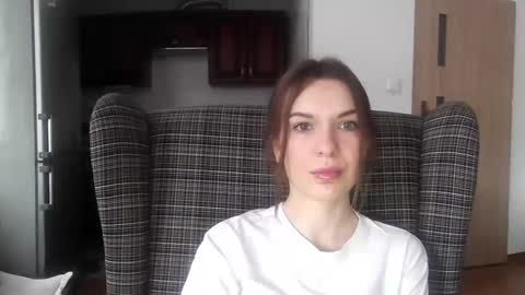 Snapshot of delightaurora chatting on February 27, 7:44 am Aurora online show from February 27, 7:44 am