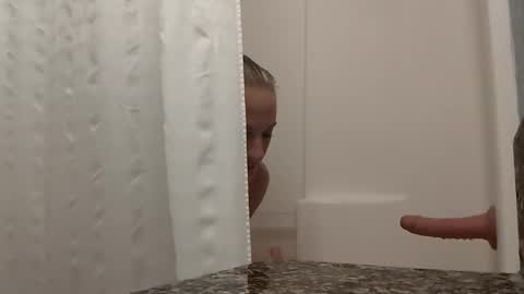 Snapshot of demidomino chatting on December 10, 10:47 pm Bad Ballerina online show from December 10, 10:47 pm