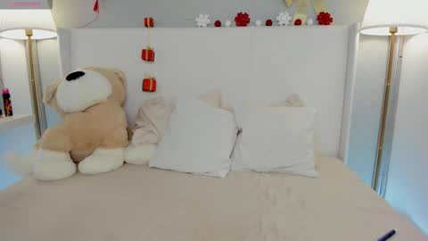 Dennise online show from March 21, 8:19 am