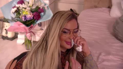 Ela online show from November 12, 12:30 am