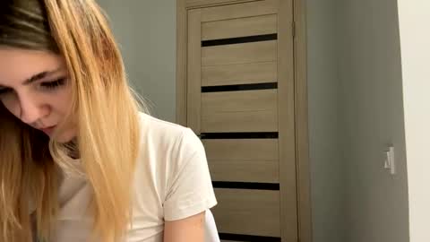 Denni online show from February 10, 4:43 pm