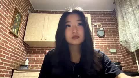 Emma online show from November 8, 3:39 pm