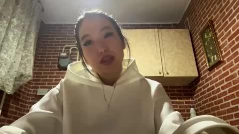 Emma online show from November 20, 3:02 pm