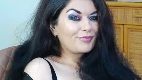 HellenMoon online show from February 3, 10:45 pm