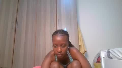 dessertsoul_ online show from May 12, 4:46 pm