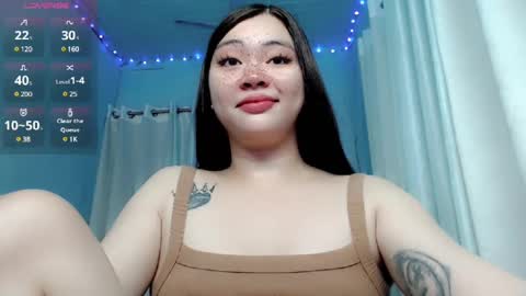 Snapshot of destinyroxie chatting on December 3, 6:49 pm ROXIE  online show from December 3, 6:49 pm