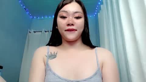 Snapshot of destinyroxie chatting on December 19, 1:18 pm ROXIE  online show from December 19, 1:18 pm