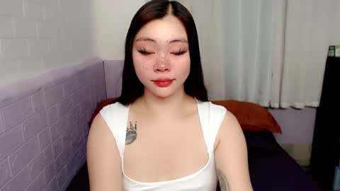 Snapshot of destinyroxie chatting on February 19, 2:44 am ROXIE  online show from February 19, 2:44 am