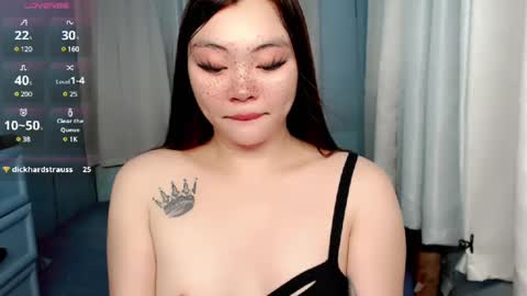 Snapshot of destinyroxie chatting on December 2, 2:40 pm ROXIE  online show from December 2, 2:40 pm