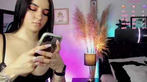 Snapshot of devlin_violet__ chatting on February 27, 2:32 am PaulaInsta paulacastellanos 1Pvt open online show from February 27, 2:32 am