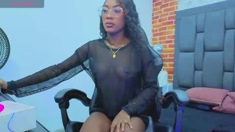Snapshot of deyy_madisson chatting on October 27, 10:37 pm Madisson online show from October 27, 10:37 pm