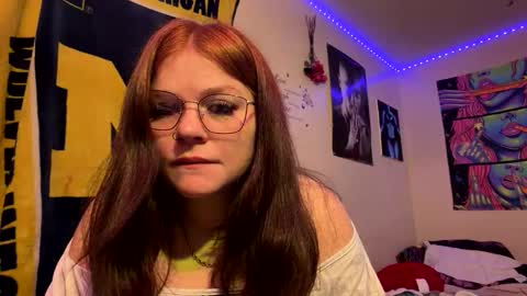 dezzydez354 online show from March 5, 11:55 pm