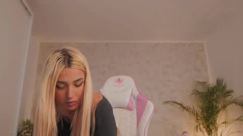 Thea online show from April 14, 3:01 pm