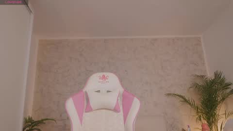 Thea online show from April 7, 3:14 pm