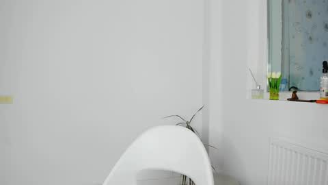 diamondkay_ online show from April 2, 9:18 am