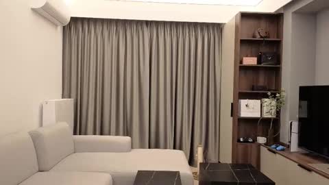 Iris online show from November 9, 9:00 pm