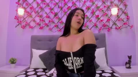 Diana Meja  online show from February 12, 3:29 am