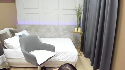 Diana online show from December 23, 1:35 pm