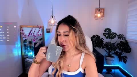   online show from December 12, 12:44 pm